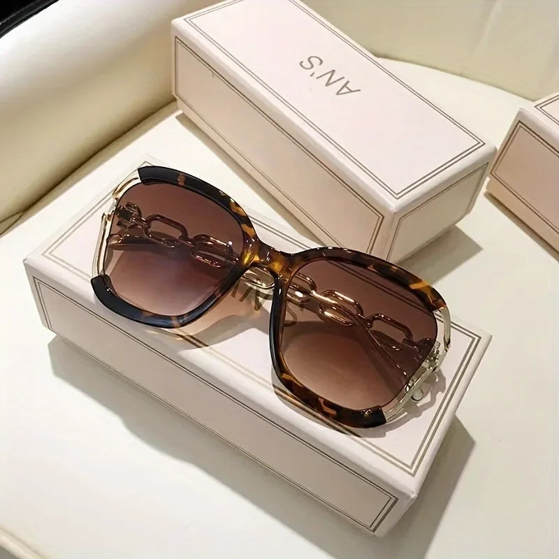 Brand Designer Oversized Square Sunglasses Women Men Stylish Metal Chain-Link Gradient Lens Sun Glasses for Ladies Driving Shade