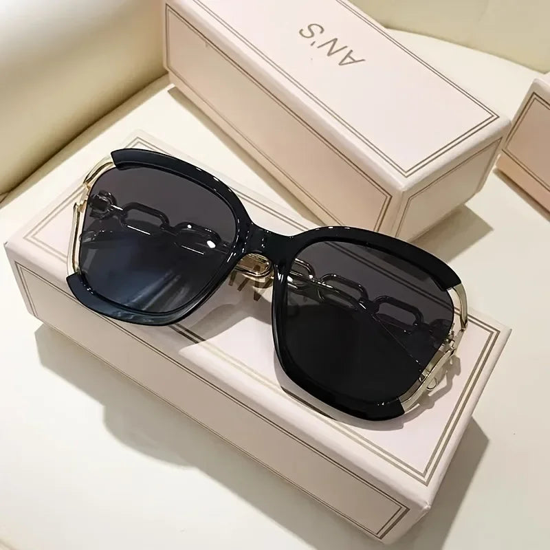 Brand Designer Oversized Square Sunglasses Women Men Stylish Metal Chain-Link Gradient Lens Sun Glasses for Ladies Driving Shade